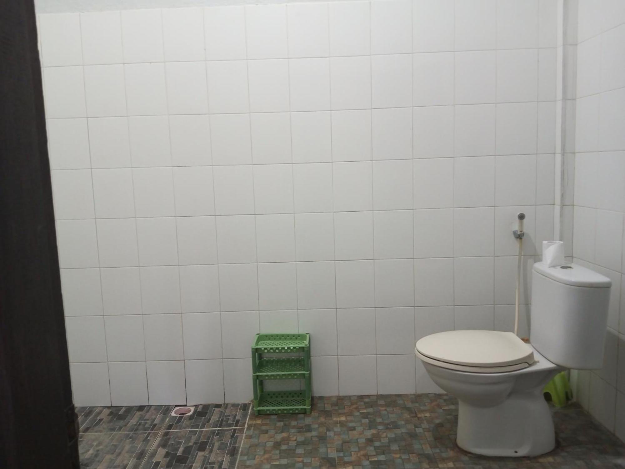 Kri Homestay Kuta  Стая снимка